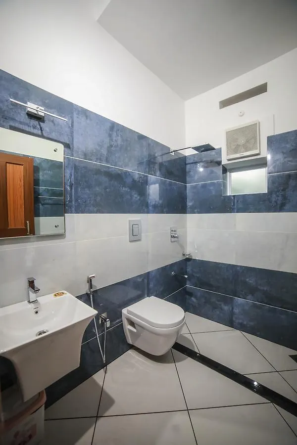 מלון קאלפטה Icon Residency